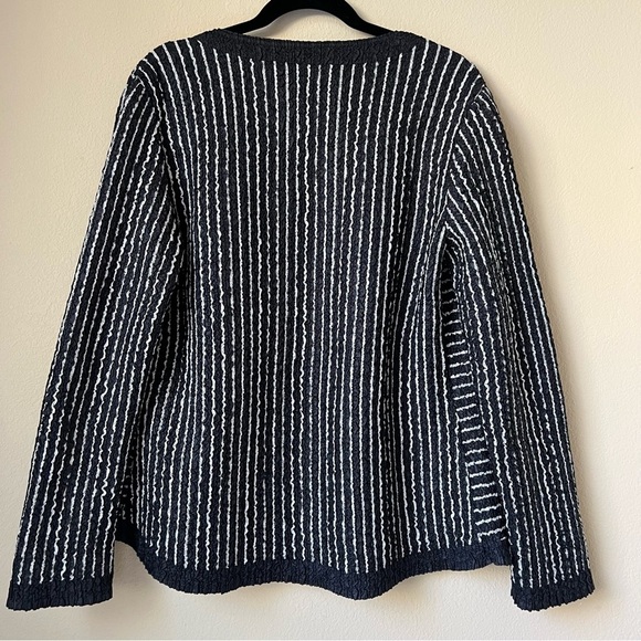 Chico's TRAVELERS COLLECTION Crushed Stripe Jacket, size 1.5 - Picture 8 of 13